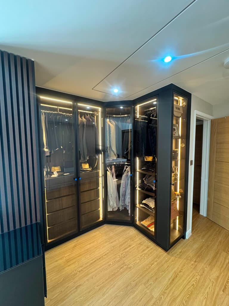 Bespoke Fitted Wardrobes Leicester (Hinged & Sliding)